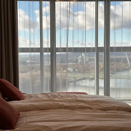 Skysuite 24 - Eurovea Tower * Bratislava